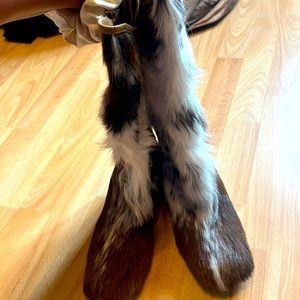 Chanel fur boots - size 37